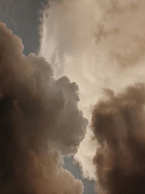Fotobanka s bezplatnými fotkami na tému biele-oblaky, kondenzácia, modrá obloha