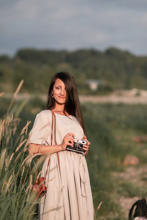 Foto profissional grátis de área, câmera, campo de trigo