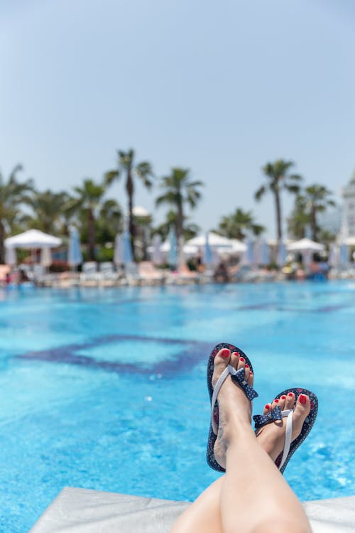 How Should Flip Flops Fit? - Body Design Style