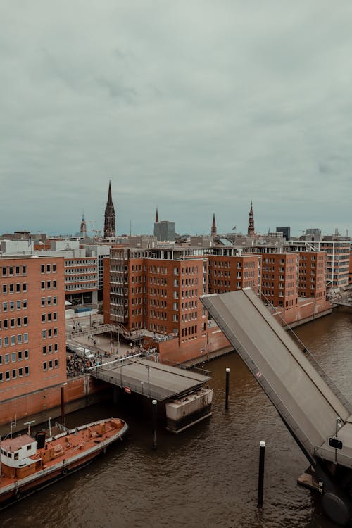 Fotobanka s bezplatnými fotkami na tému budovy, Hamburg, kanál