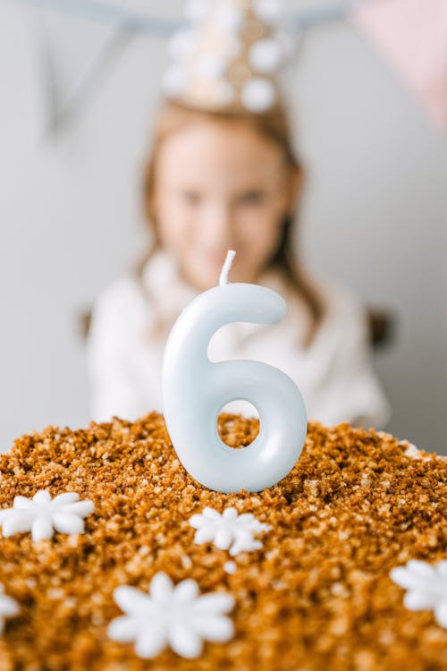 Foto profissional grátis de bolo de aniversário, café, celebrando