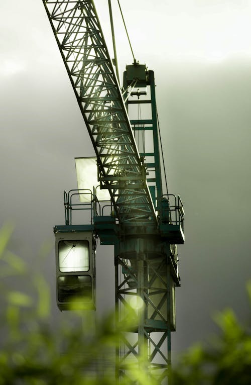 Photographie D'objectif D'inclinaison De Grue En Acier Noir