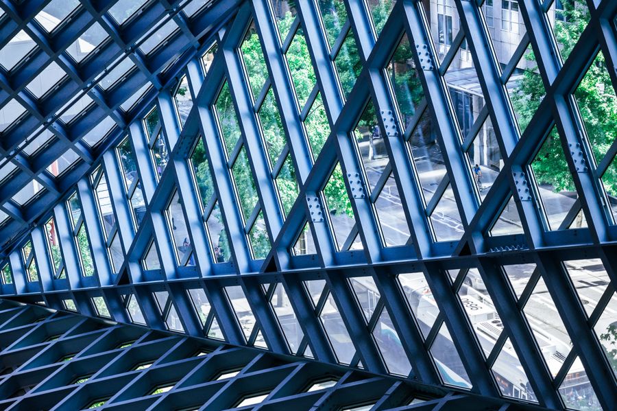 Counterweight guide rails and frame tracking in shaft