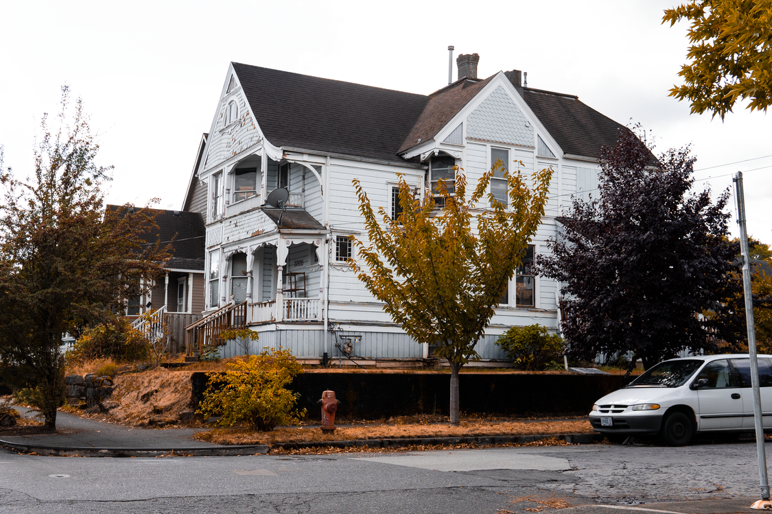 Old White Wooden House · Free Stock Photo