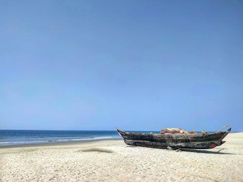 Kostenloses Stock Foto zu blauer himmel, boot, entspannung