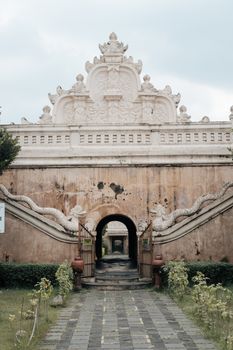 Beautiful historic entrance of Taman Sari, a cultural landmark in Yogyakarta, Indonesia. - Fotografer Sidoarjo