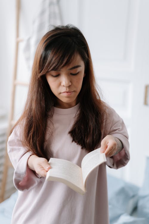 Free Woman reading a book Stock Photo