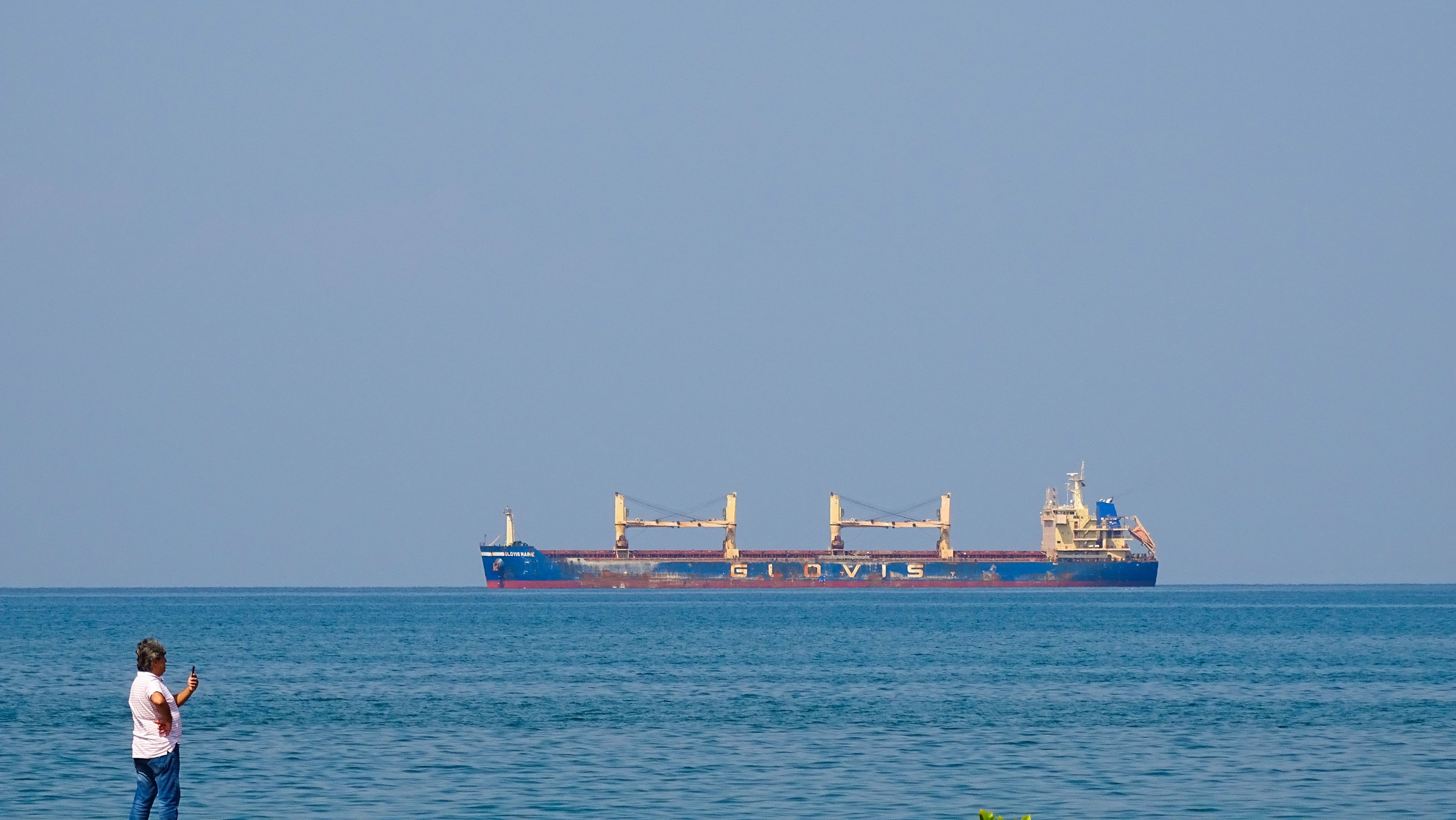 Freighter watchers get another live webc