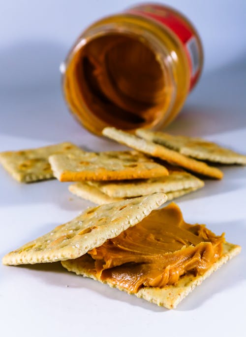 Photos gratuites de aliments, beurre d'arachide, biscuits salés