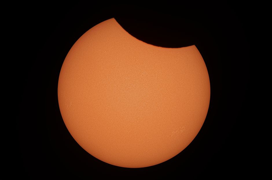 Observă Eclipsa Totală de Lună prin Telescop - Eveniment Special Oferit de ROSPIN și AstroVest Timișoara!