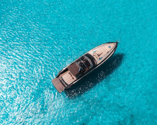 Free A Top View of a Speedboat Stock Photo