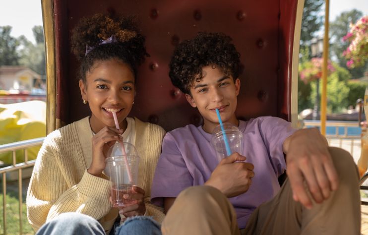 Online dating: starting a conversation on a niche platform
