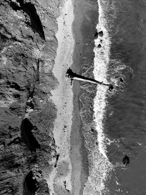 dalgalar, deniz, dikey atış içeren Ücretsiz stok fotoğraf