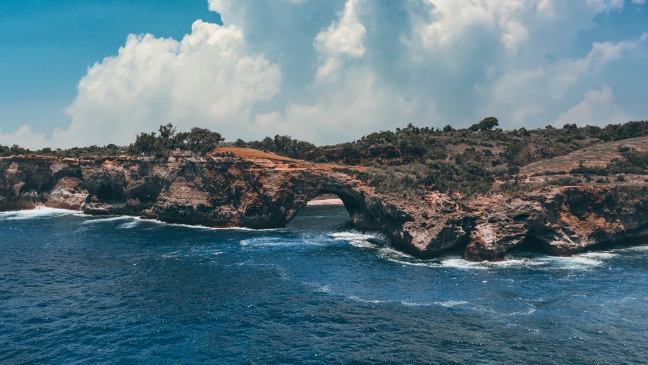 Why Choose Nusa Lembongan Over Bali? Why Choose Nusa Lembongan Over Bali?