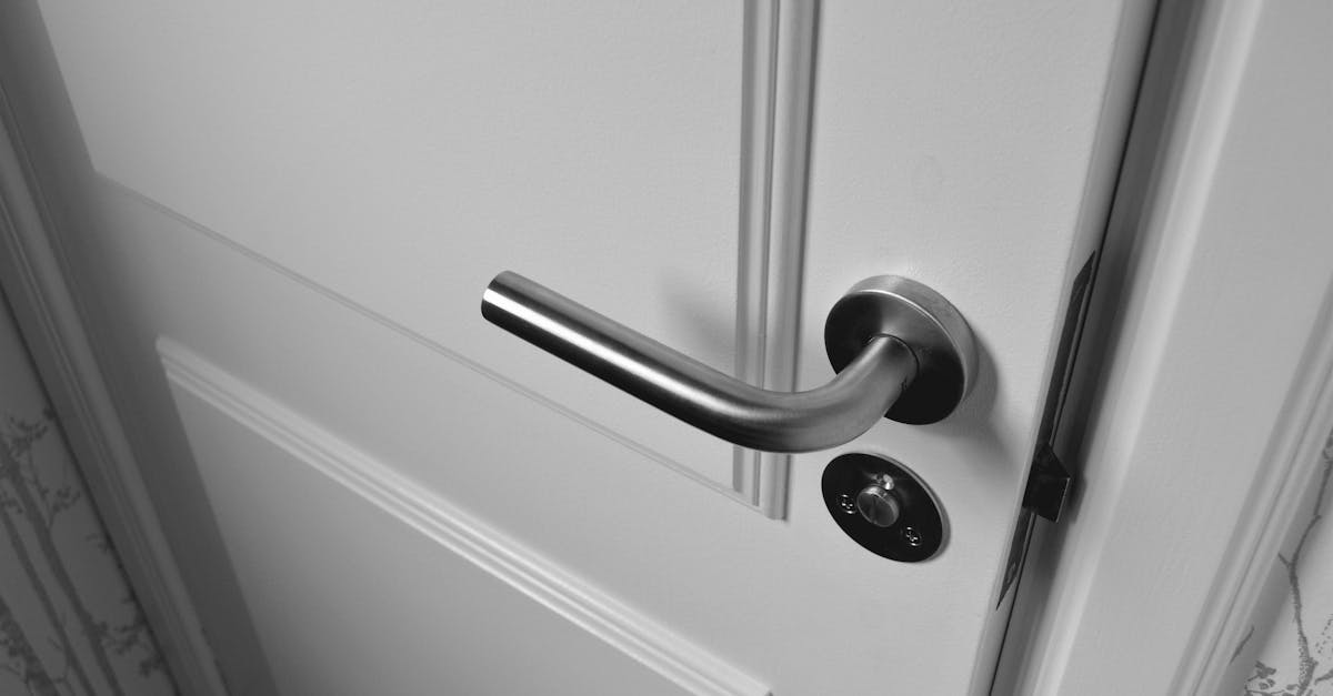 How to pick a door handle lock with household items