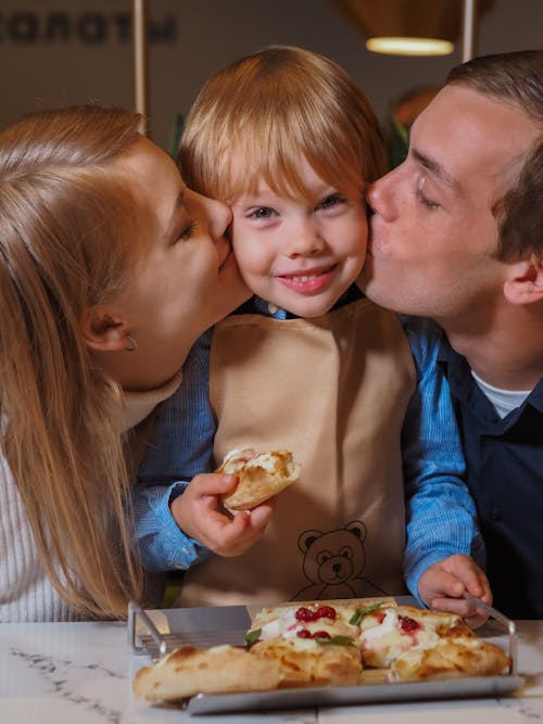 Free Gratis stockfoto met familie, glimlach, italiaans eten Stock Photo