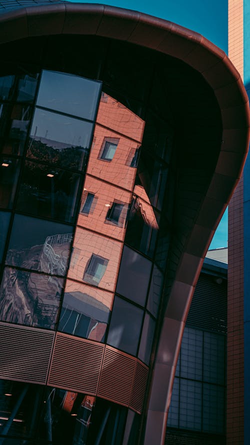 Kostenloses Stock Foto zu fenster, moderne architektur, reflektierung