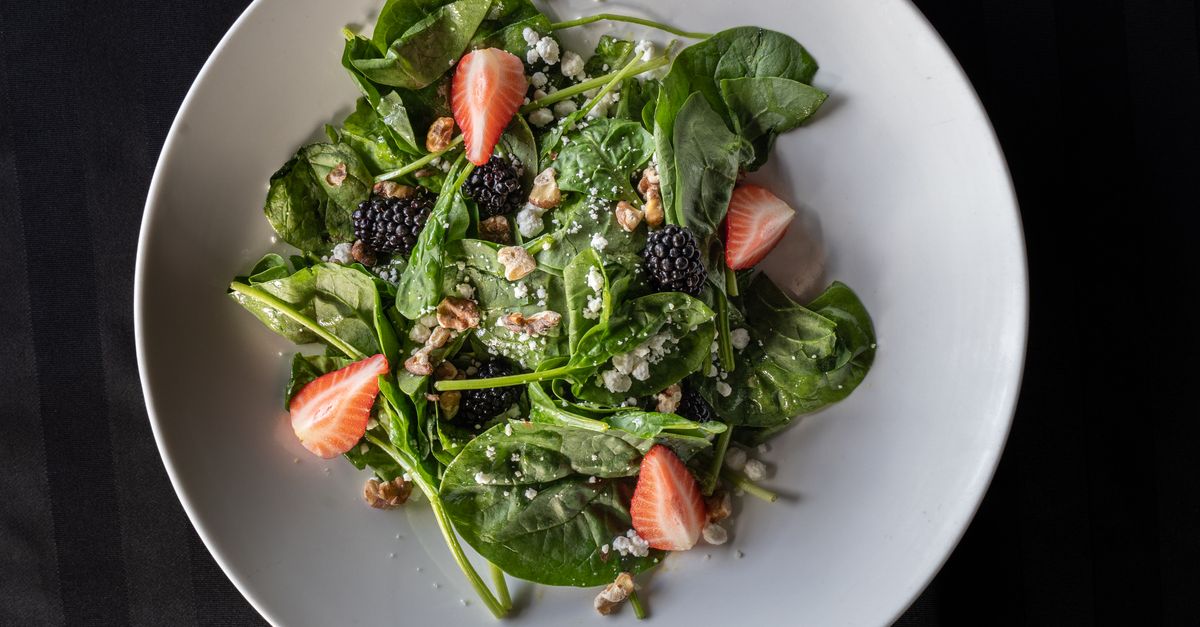 Ensalada de espinacas, fresas y nueces (light) Ensalada de espinacas, fresas y nueces (light)