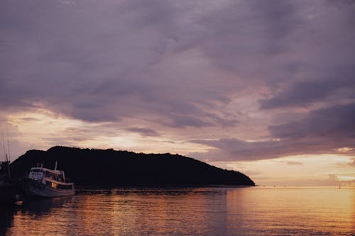 Δωρεάν στοκ φωτογραφιών με ακτή, δύση του ηλίου, θάλασσα