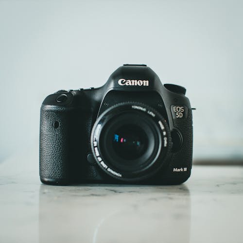 Free Black Analog Canon Camera Stock Photo