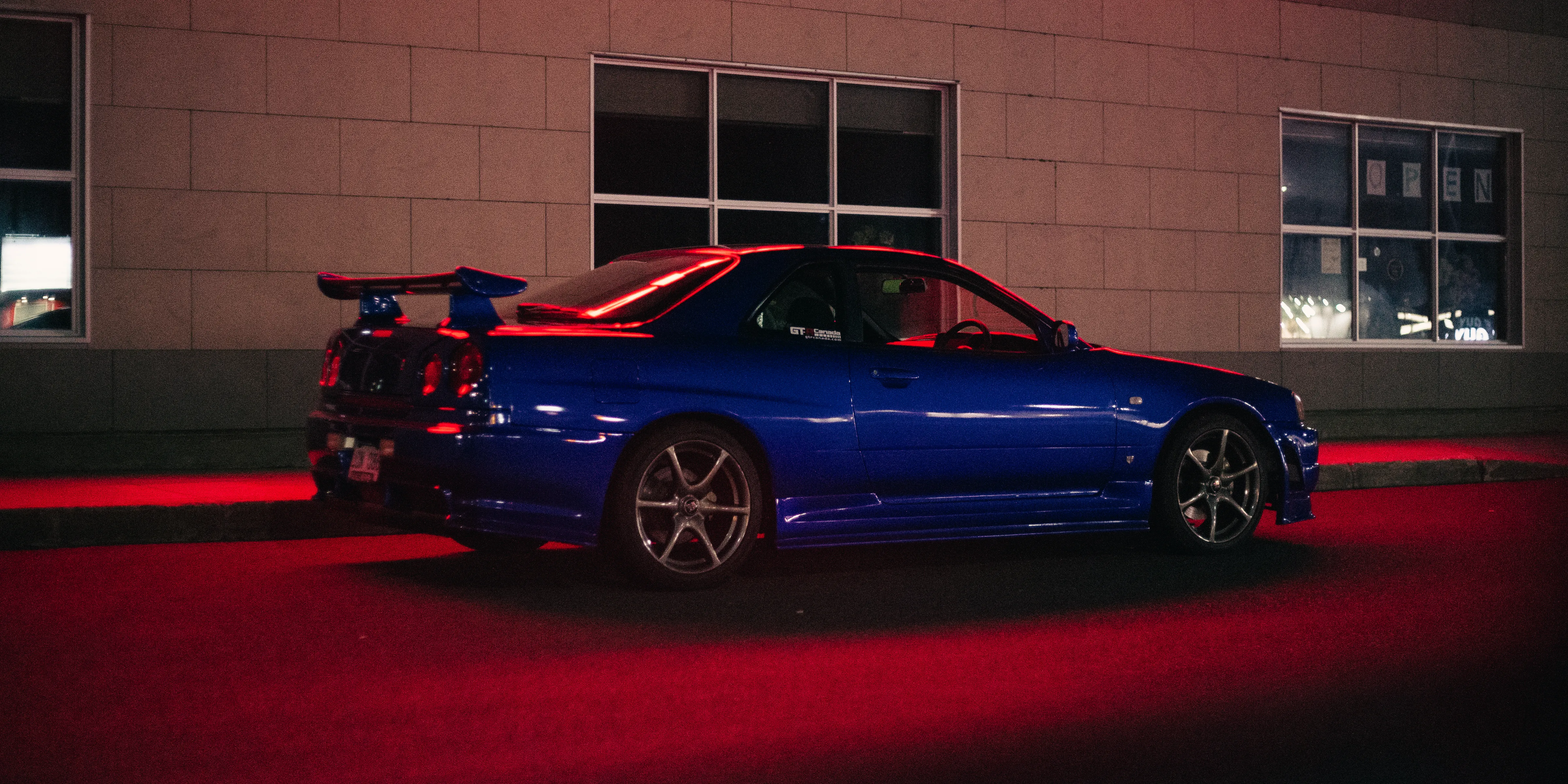 Osaka Private Night Ride in a 630 hp Nissan GT-R R34 — photo 1