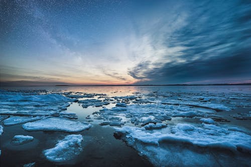 Бесплатное стоковое фото с вода, голубое небо, закат