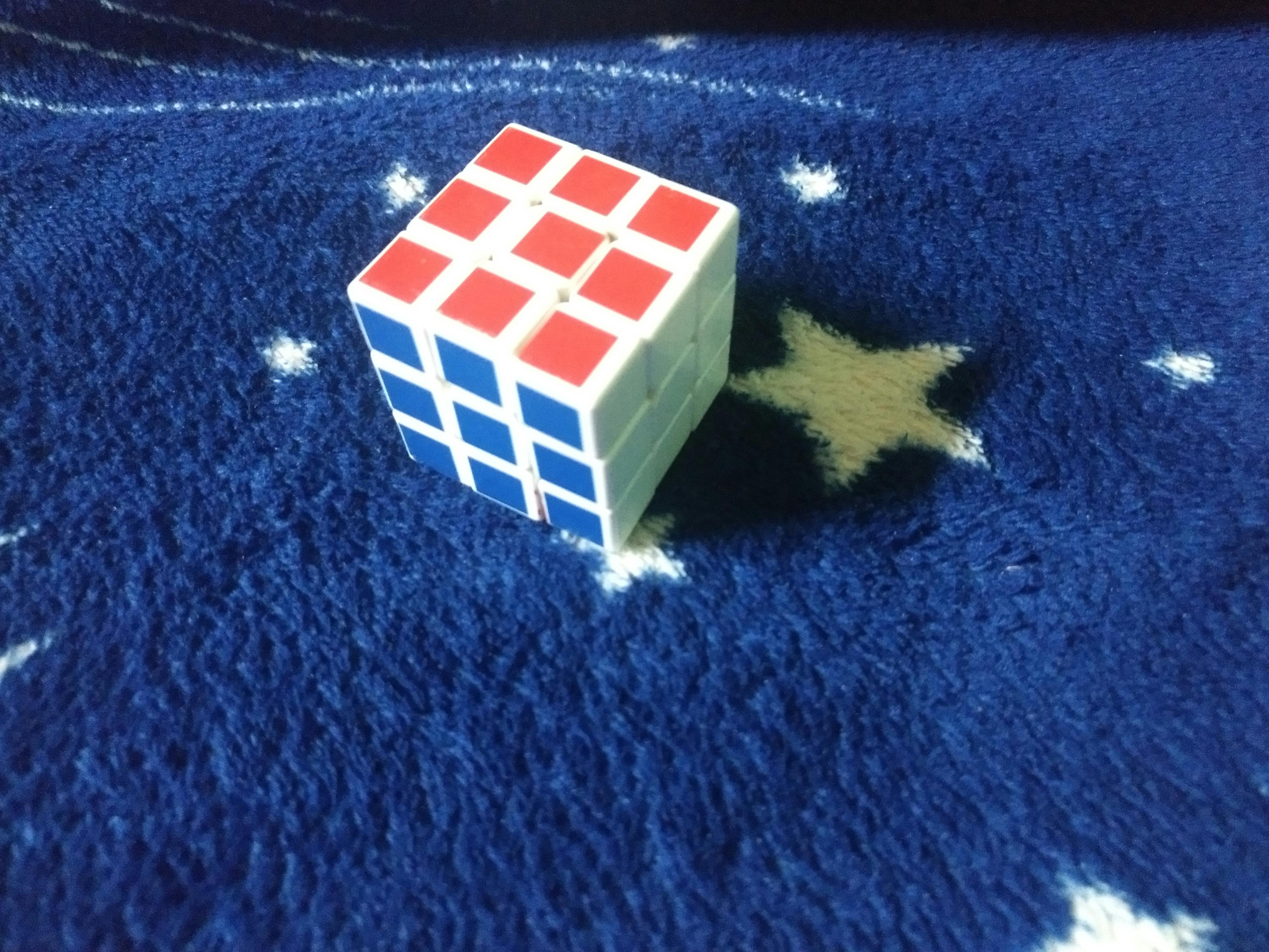 Free stock photo of #rubik\'s_cube #cube #blue #red #white #three_colou