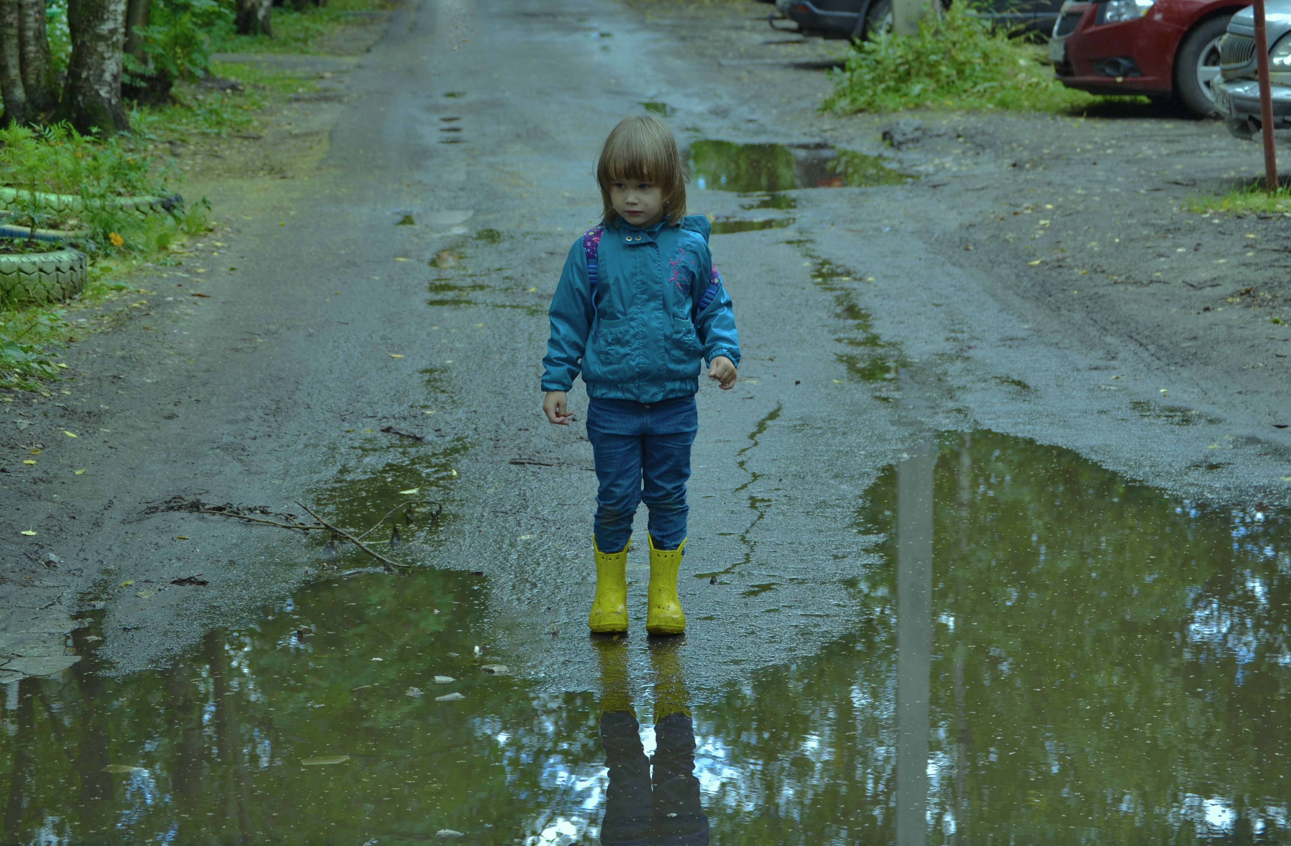 The Wonderful World of Mud Play: Why Your Child Needs to Get Dirty!
