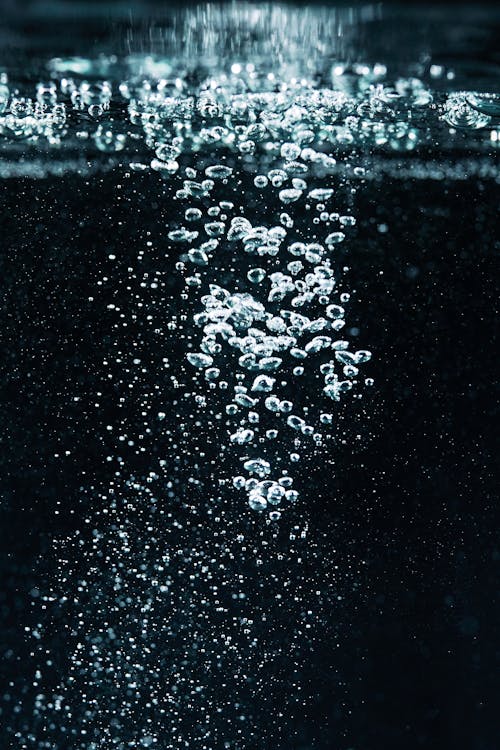 Безкоштовне стокове фото на тему «бульбашки, вертикальні постріл, вода» стокове фото
