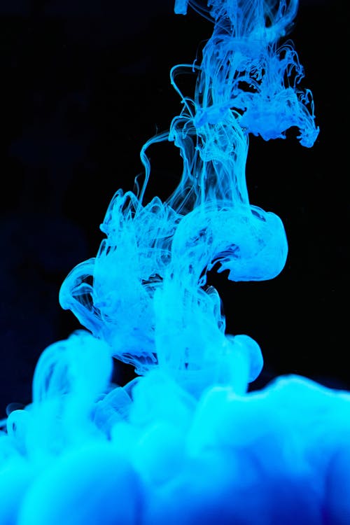 High-Speed Photography of Blue Ink Diffusion in Water