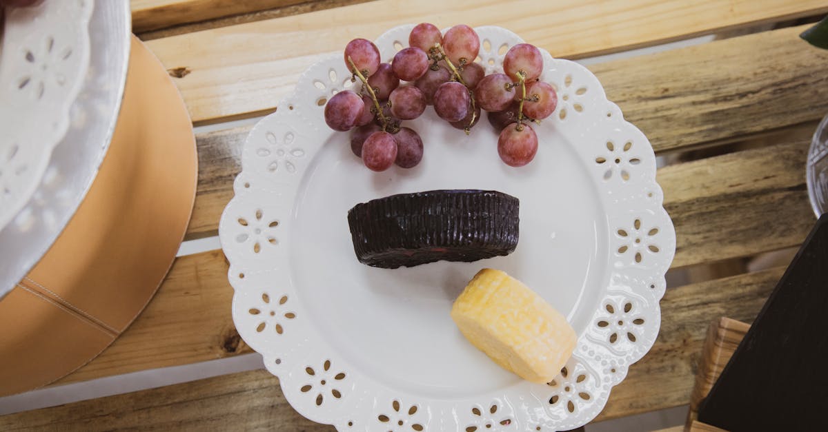 Trancher et Servir le Fromage : Techniques et Astuces