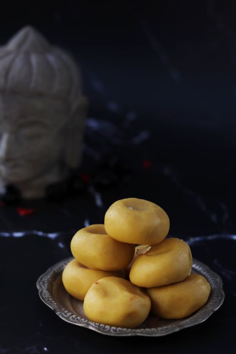 Homemade Mithai Without a Commercial Kitchen: 8 Traditional Indian Sweets You Can Make at Home 2 Sliced anjeer barfi on a wooden board alongside dried figs and cashews