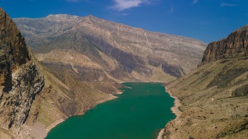 Free A breathtaking aerial view of a mountain lake in Dagestan, Russia. Ideal for nature and travel themes. Stock Photo