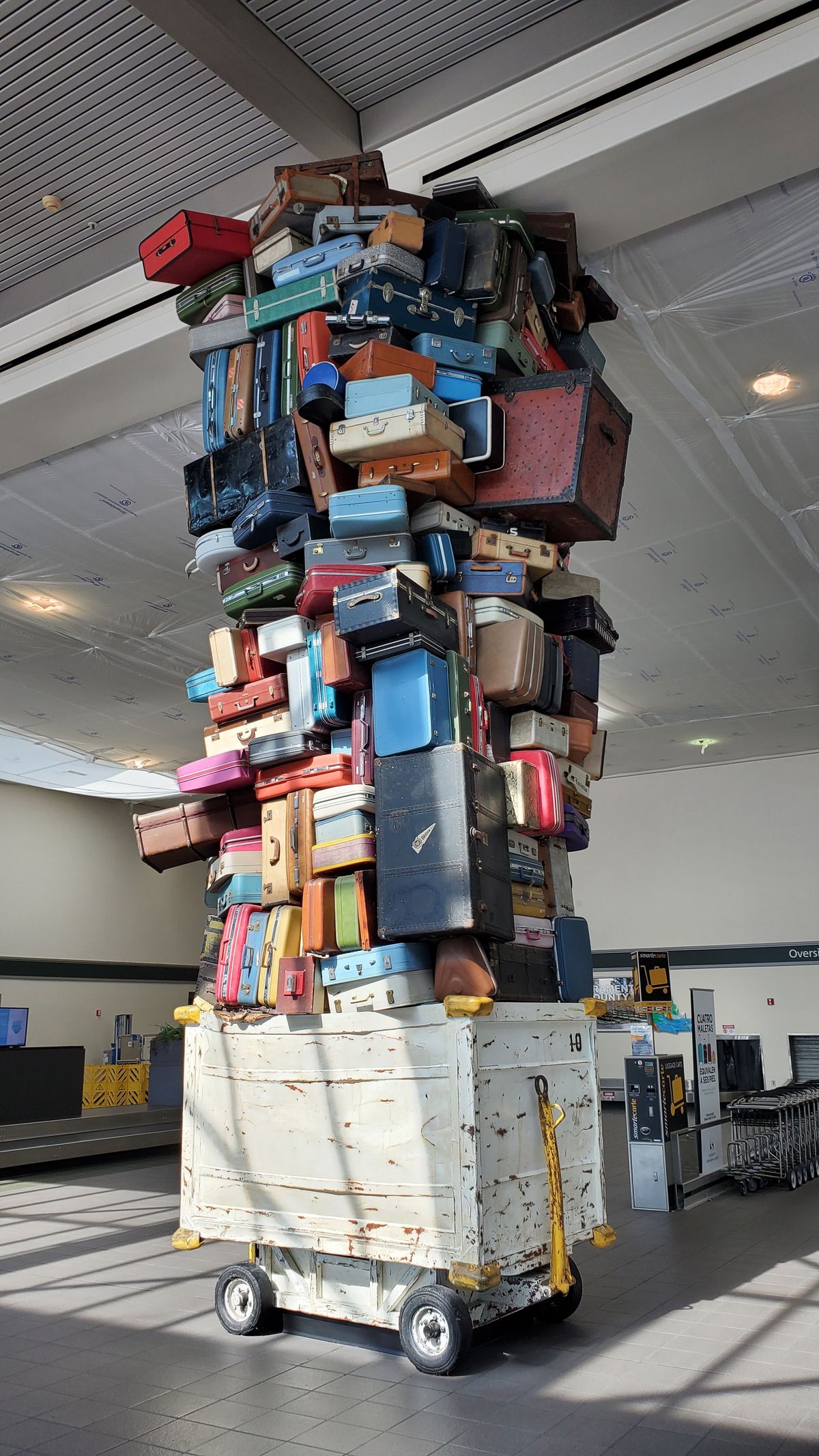 Valize adunate la aeroport