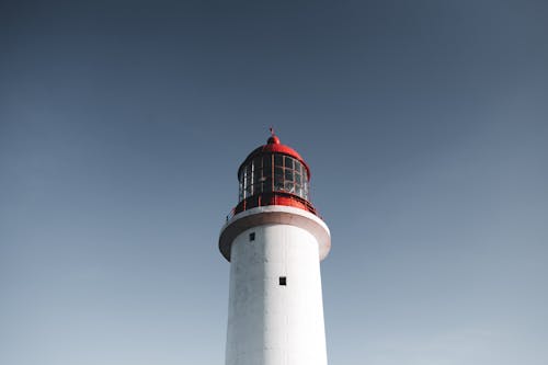 Gratis arkivbilde med betong, blå himmel, fyr