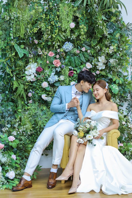 A Newlywed Couple Pictorial in a Garden Set-up
