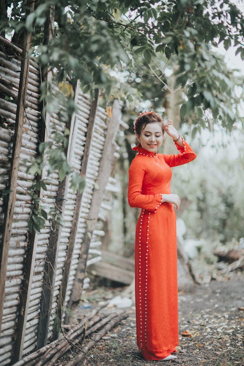 Kostenloses Stock Foto zu ao dai, asiatische frau, frau