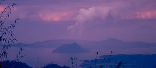 Δωρεάν στοκ φωτογραφιών με taal volcano, ανοιχτό μοβ φόντο, ηφαίστειο