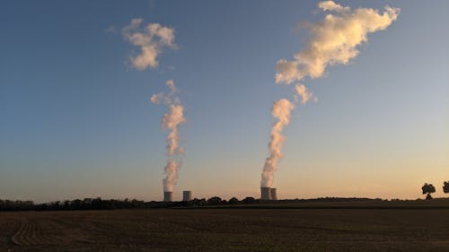 Kostenloses Stock Foto zu blauer himmel, feuchterre en stämmig, kernkraftwerk