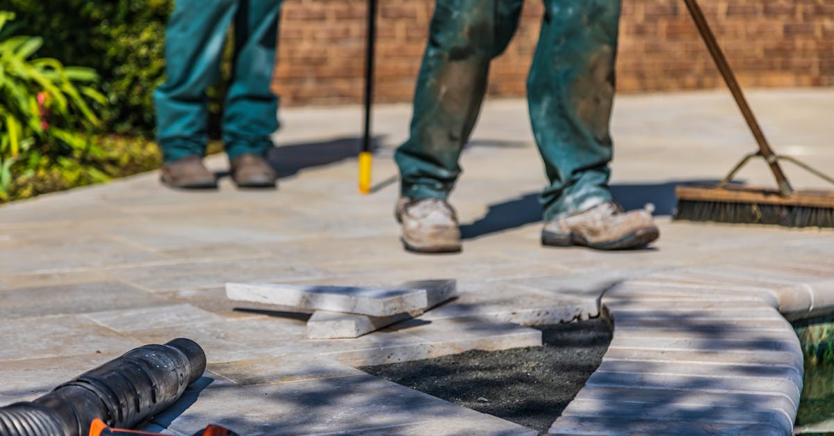 Guide Pratique pour Poser du Carrelage en Extérieur