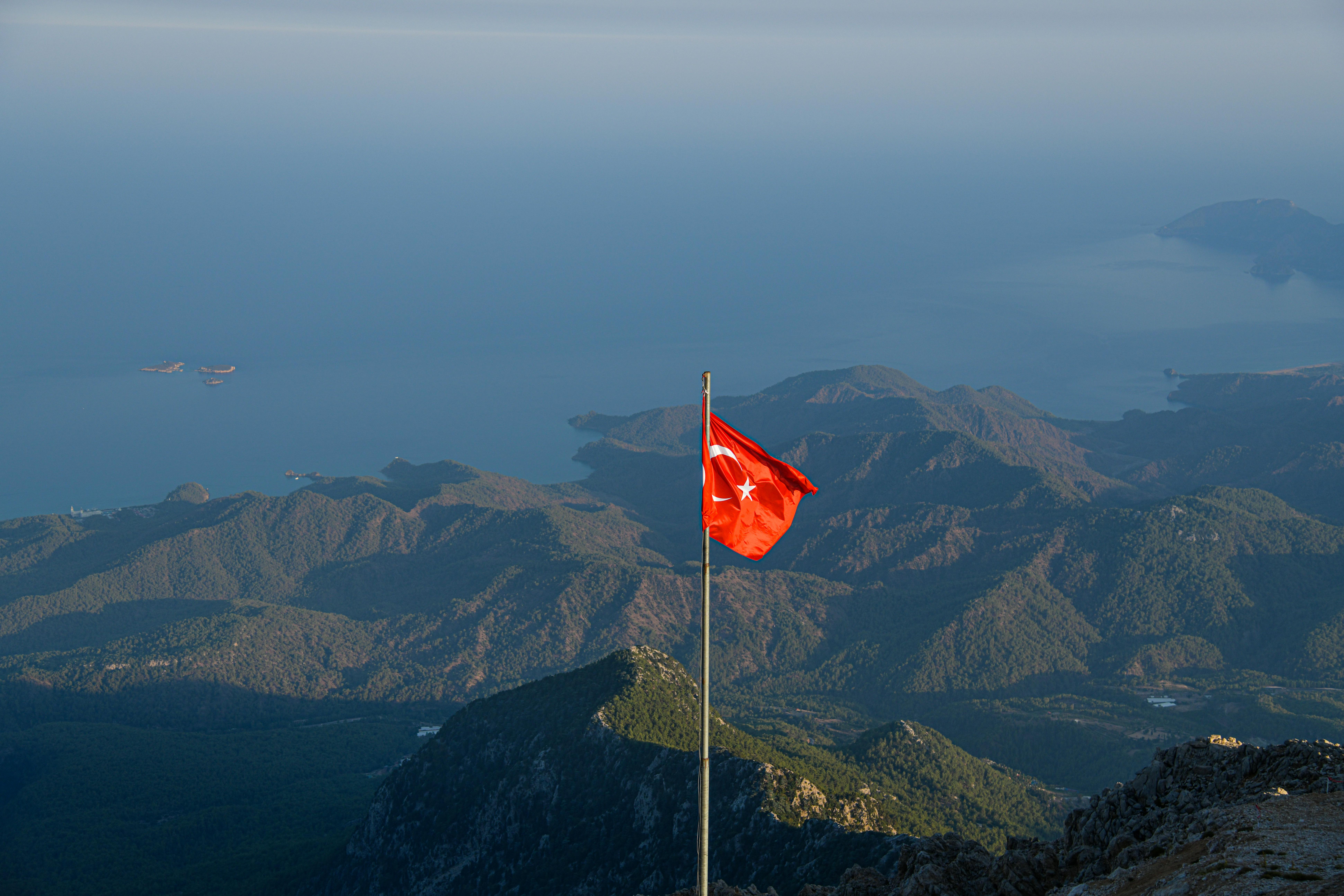 Türkiye says could sign larger, longer LNG contract with Algeria |