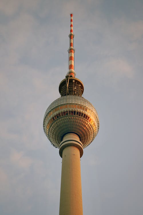 Photos gratuites de ciel nuageux, citadin, Fernsehturm de Berlin