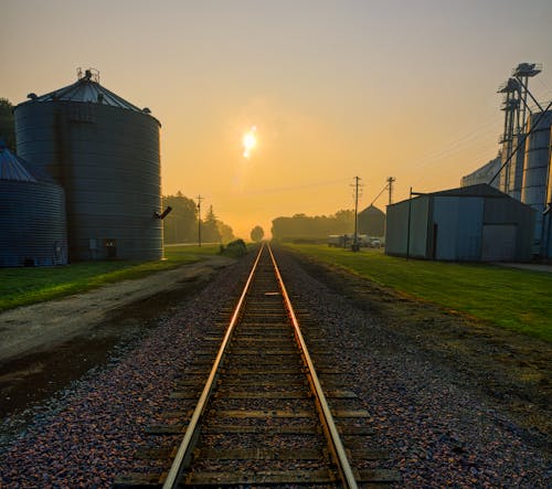 Kostnadsfri bild av gryning, gyllene timmen, järnväg