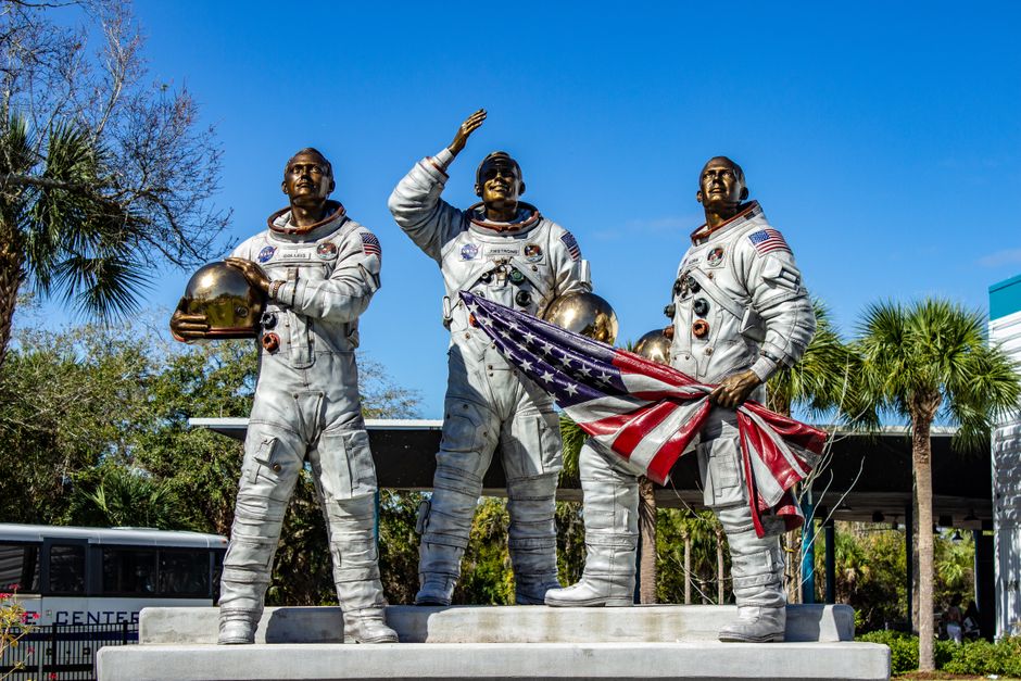 PM Carney Tells Artemis II Astronauts Their Moon Mission Inspired a Nation