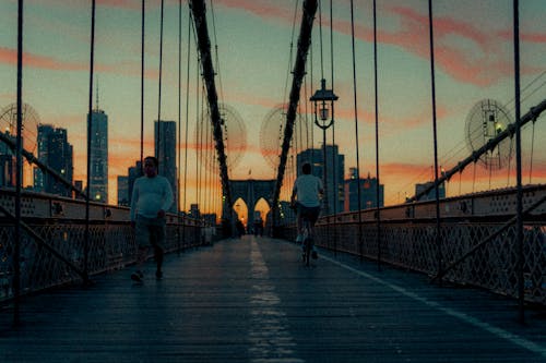 Ilmainen kuvapankkikuva tunnisteilla auringonlasku, brooklyn bridge, ihmiset