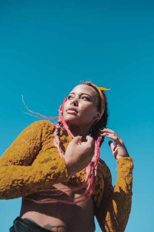 Kostnadsfri bild av blå himmel, dreadlocks, lågvinkelfoto