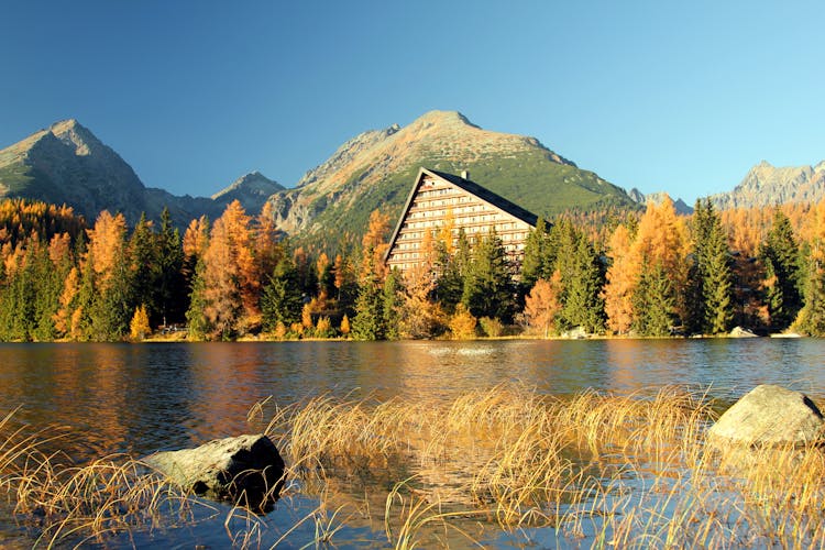 A Hotel By A Lake