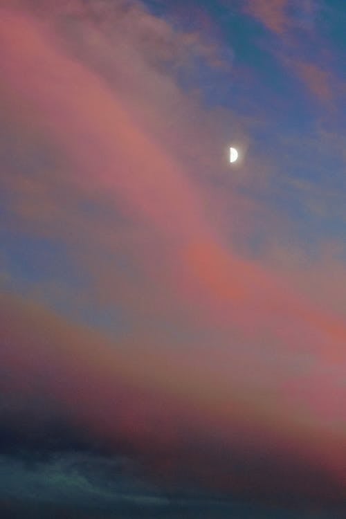 Ücretsiz açık hava, akşam karanlığı, ay içeren Ücretsiz stok fotoğraf Stok Fotoğraflar