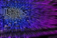 具有模糊效果的焦点计算机代码，采用动态抽象背景