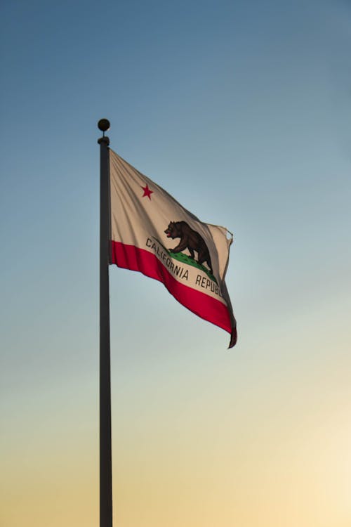 Immagine gratuita di bandiera, california, cielo lunatico